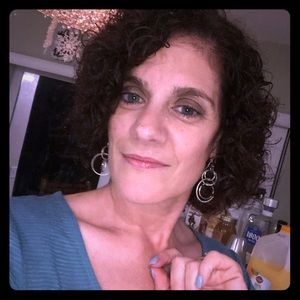 Meet your Posher, Annamaria